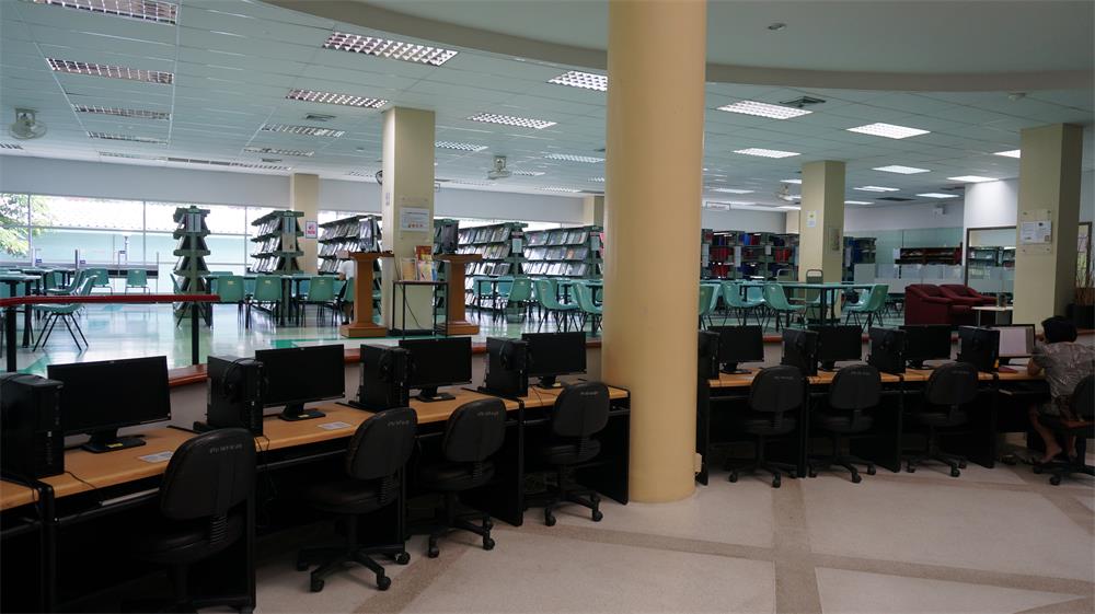 学校图书馆 (4)